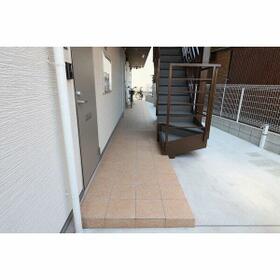 16/16 エントランス