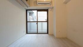 16/16 エントランス