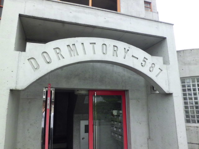 2/5 エントランス