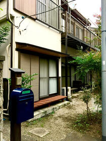 16/16 エントランス