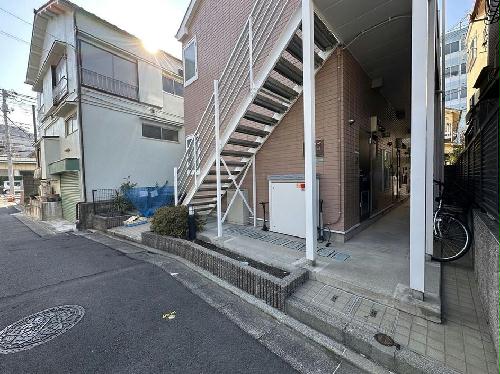 13/14 エントランス