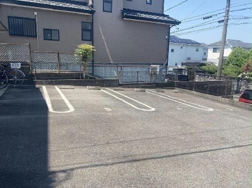 14/14 駐車場