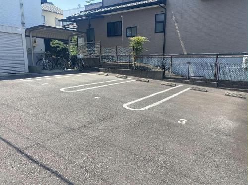 2/3 駐車場