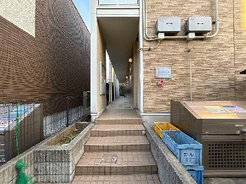 13/13 エントランス