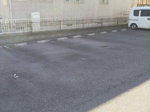14/14 駐車場
