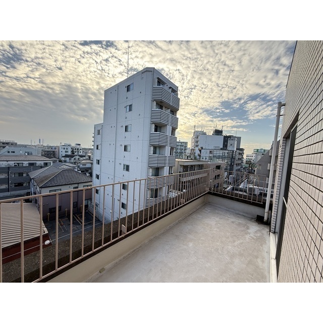 19/25 バルコニー