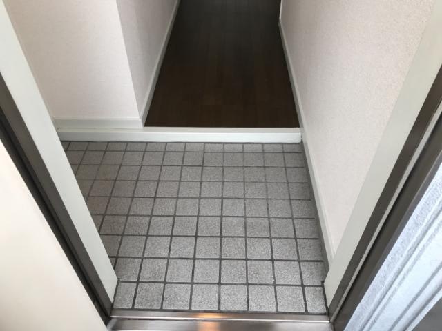 22/28 エントランス