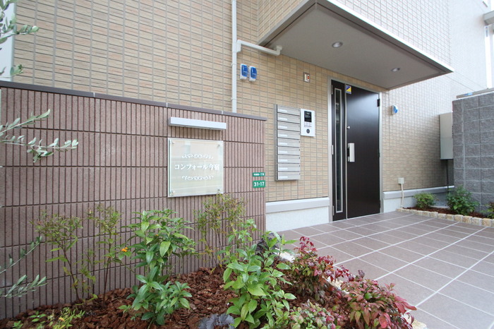 2/3 エントランス