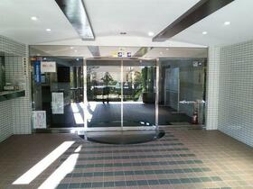 16/16 エントランス