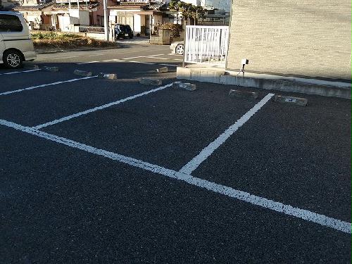 13/17 駐車場
