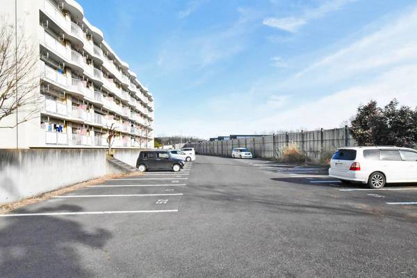 16/16 駐車場