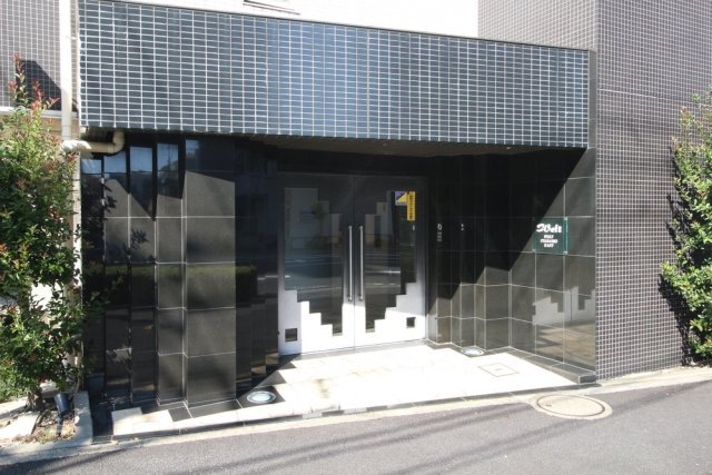 23/25 エントランス