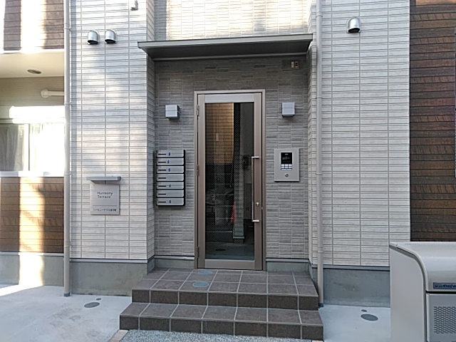 22/30 エントランス