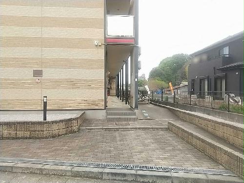 13/23 エントランス