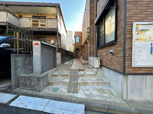 2/2 エントランス