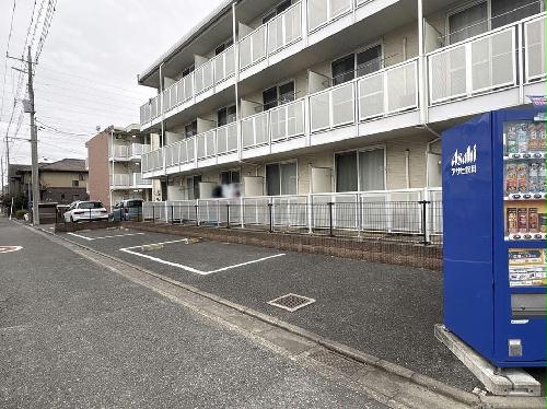 13/19 駐車場