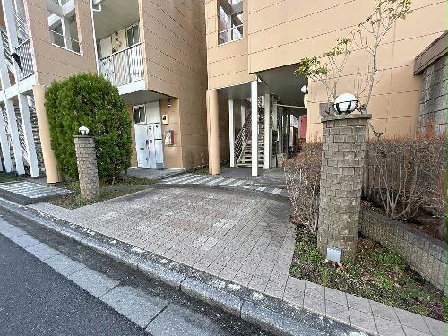 13/14 エントランス