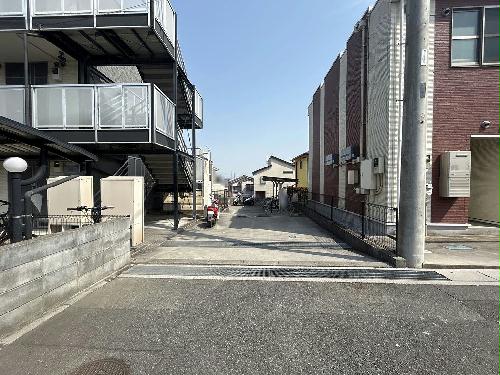 13/14 エントランス