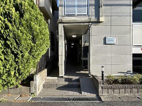 14/14 エントランス