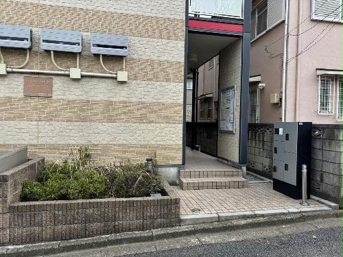 13/14 エントランス