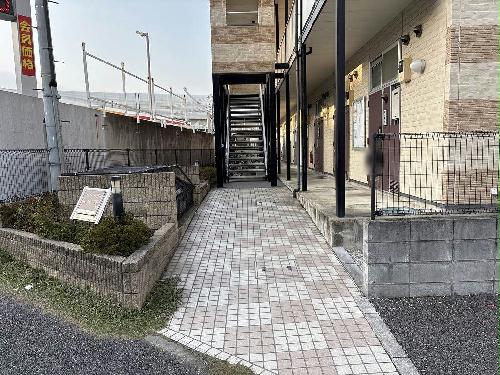 2/3 エントランス