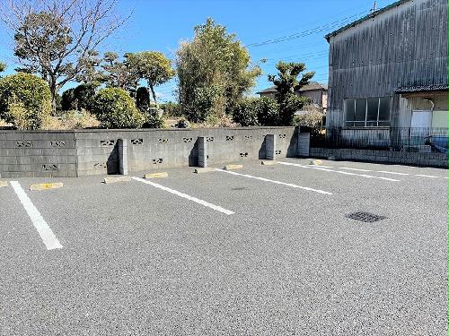 14/14 駐車場