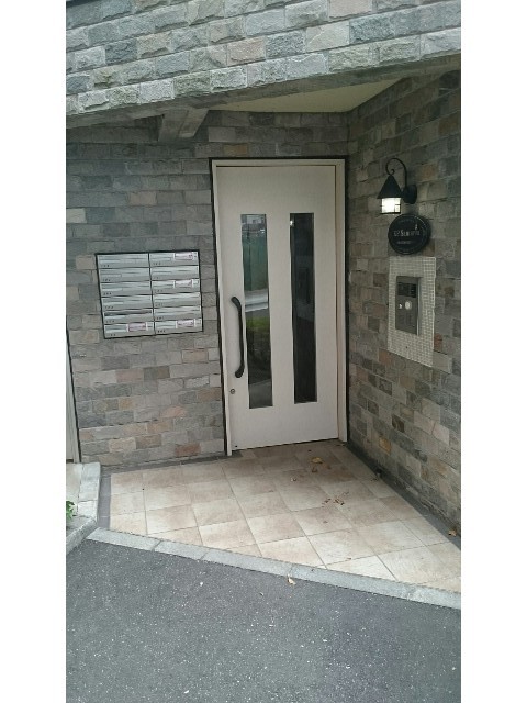 16/22 エントランス