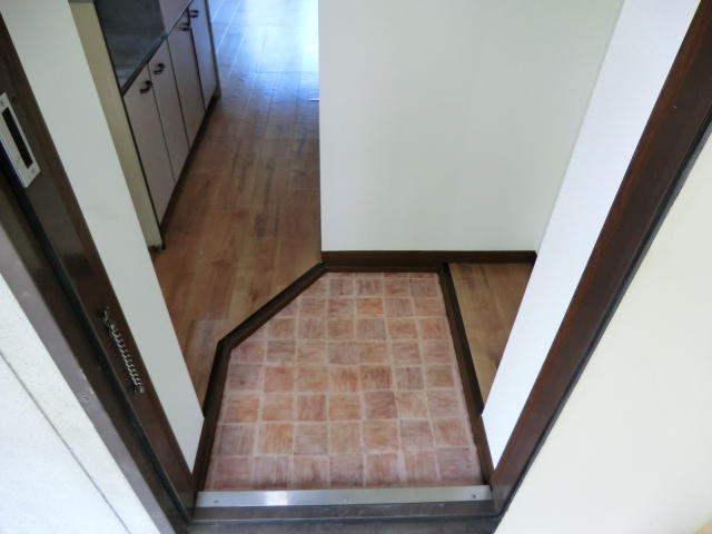 20/30 エントランス