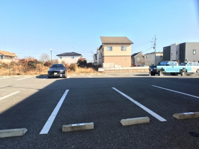 20/20 駐車場