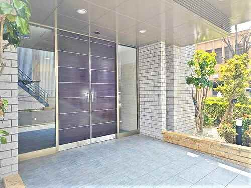 24/27 エントランス