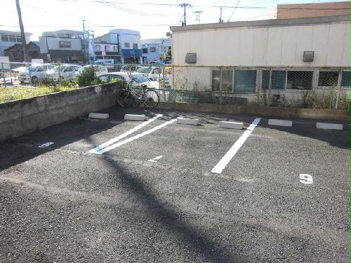 14/14 駐車場