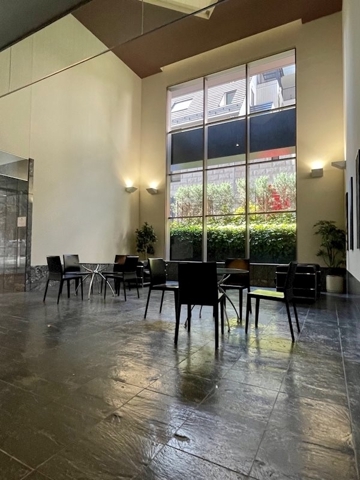 24/29 エントランス