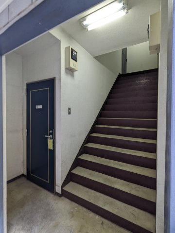 17/19 エントランス