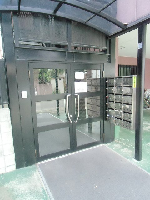 21/28 エントランス