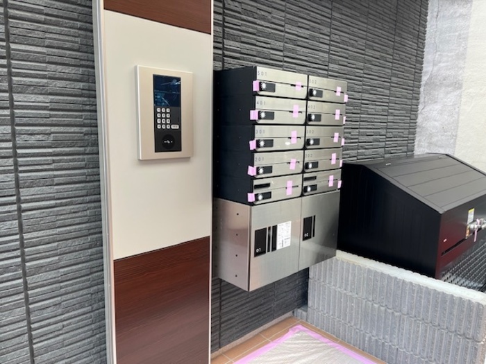 16/20 エントランス