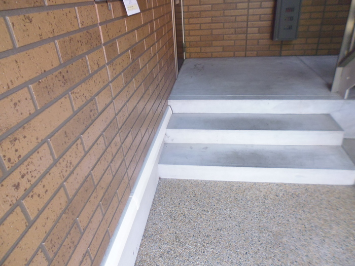 3/6 エントランス