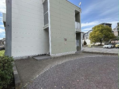 13/14 エントランス