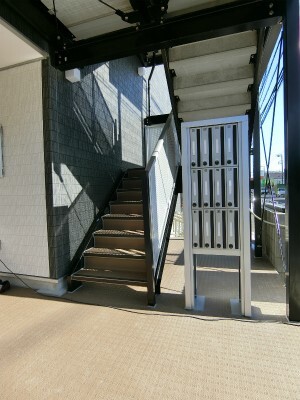 13/15 エントランス