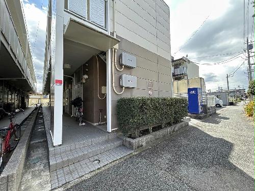 13/14 エントランス