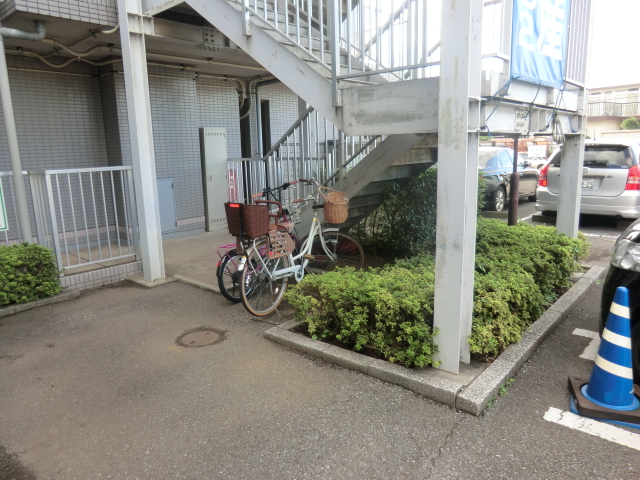 21/30 エントランス