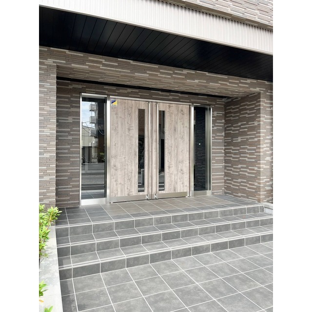 15/20 エントランス