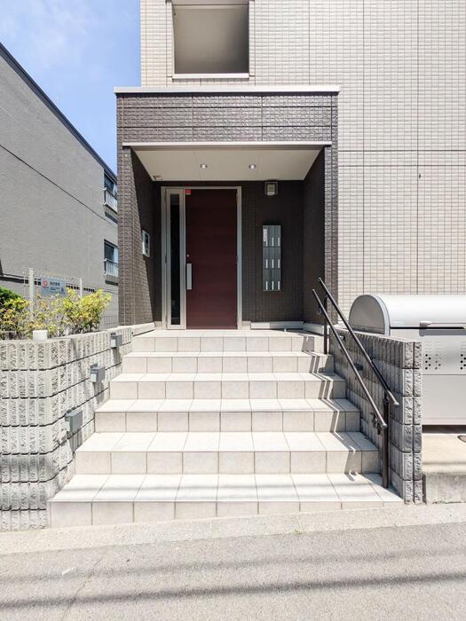 13/13 エントランス