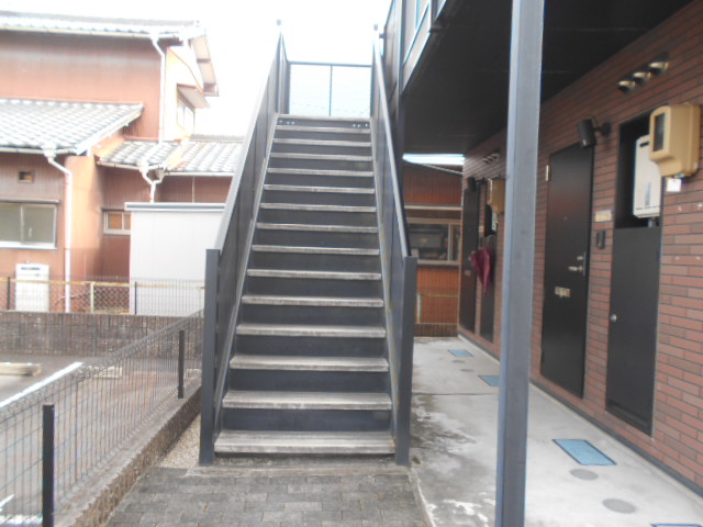 28/30 エントランス