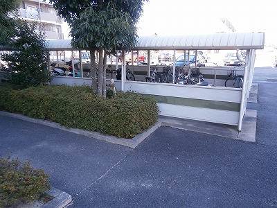 18/28 駐車場