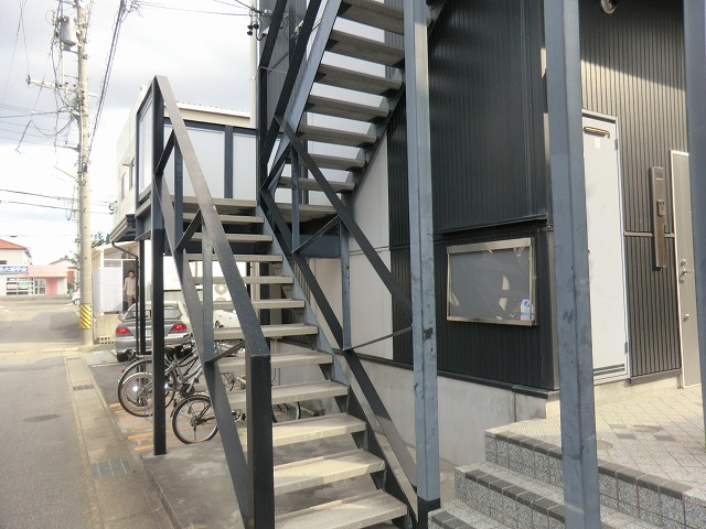 20/30 エントランス