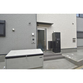 16/16 エントランス