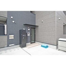 16/16 エントランス