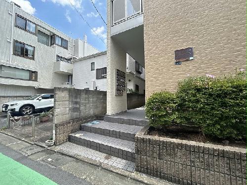 2/2 エントランス