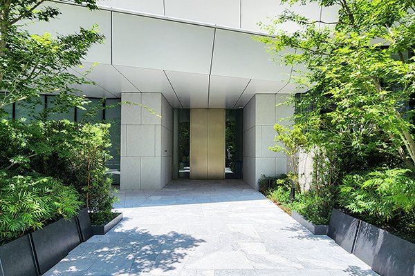 21/30 エントランス