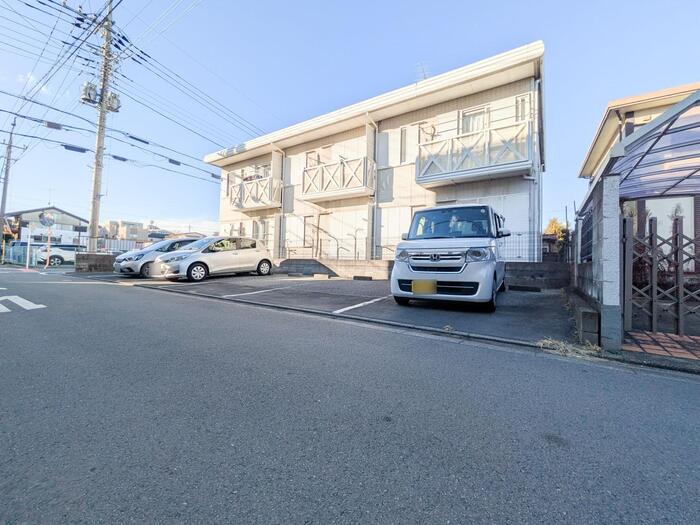 17/17 駐車場